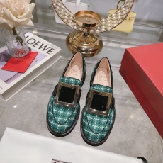 Roger Vivier flat shoes